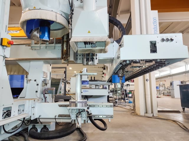 CNC Machine Centres For Routing, Drilling And Edgebanding. HOMAG BMG 512/40/15/F/V/K