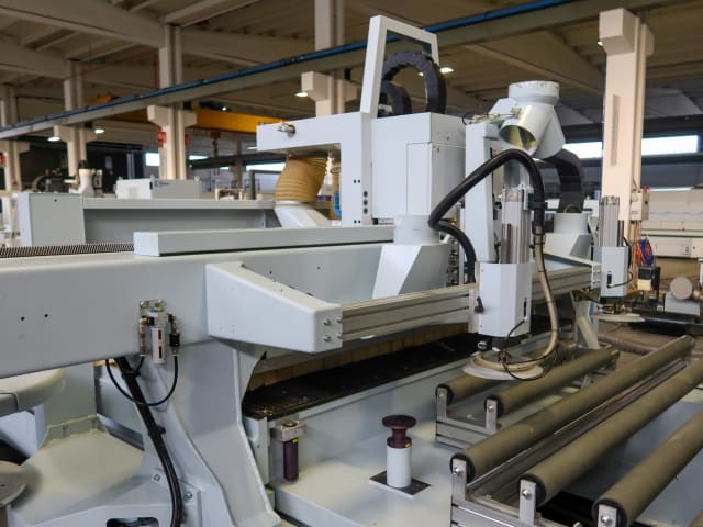 네스팅 작업대가 있는 머시닝 센터 WEEKE BHP 200 / VANTAGE 714