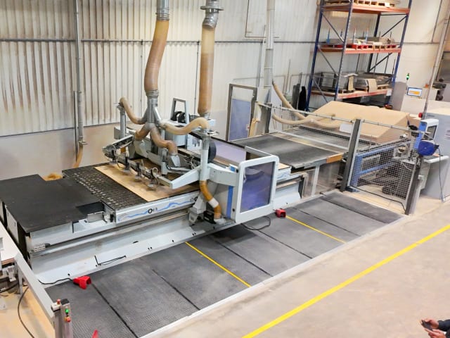 CNC Machine Centres With Flat Tables WEEKE VANTAGE 200