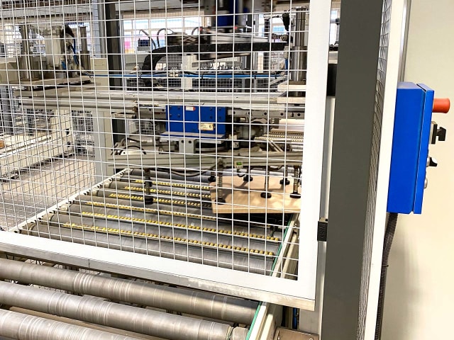 钻孔与嵌入生产线 PRIESS BAT-DTW-CNC