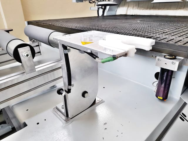 Centra Obróbcze Z Płaskim Stołem Nesting WEEKE VANTAGE 200/510