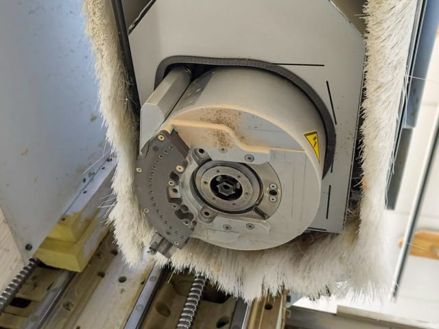 CNC Machine Centers For Routing, Drilling And Edgebanding. HOMAG BAZ 211/VENTURE 20L