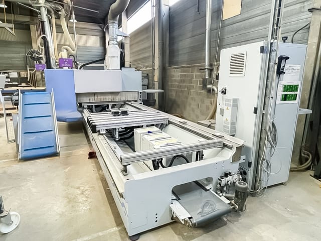 Bearbeitungszentrum mit Kantenverleimung HOMAG BMG311 VENTURE320XXL