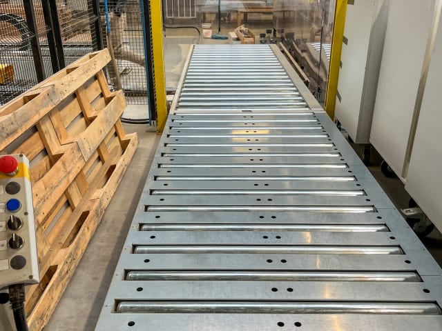 Centrum obróbcze z automatyzacją BIESSE + KUKA ROVER A + KR210 R3100