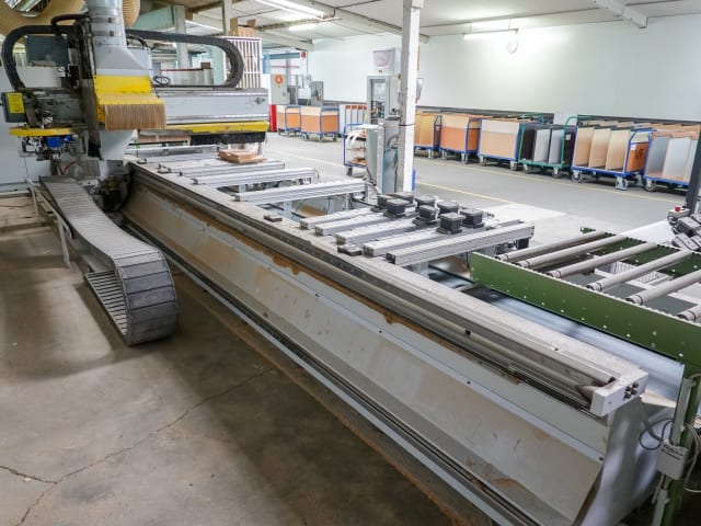 CNC Machine Centres For Routing, Drilling And Edgebanding. HOMAG BAZ 32/50/K