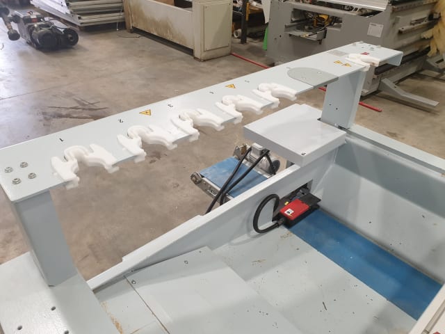 CNC Machine Centers With Pod And Rail WEEKE BMG211 VENTURE 220m