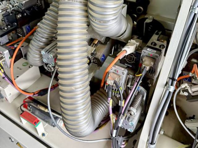 Máquina De Colar Bordos Simples SCM OLIMPIC K560