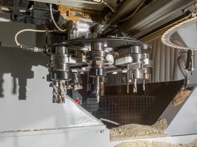 CNC Machine Centres For Routing, Drilling And Edgebanding. BIESSE ROVER B EDGE 1950