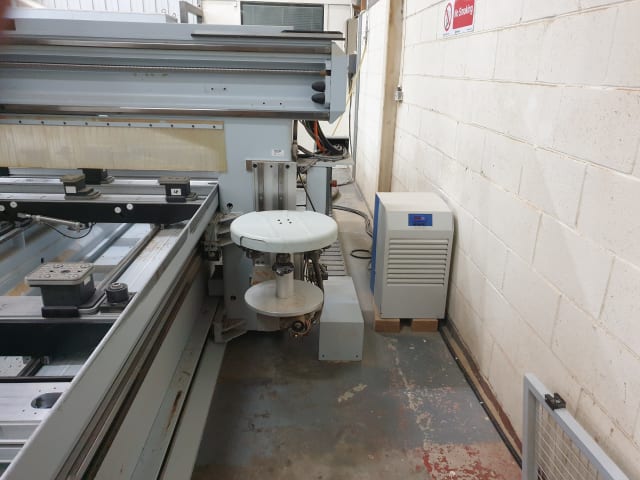 Bearbeitungszentren mit Konsolentisch WEEKE BHC 550