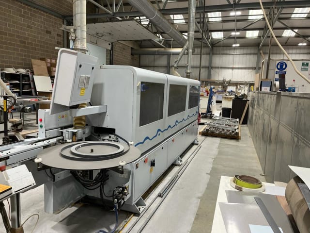 Máquina De Colar Bordos Simples BRANDT KDF 550C