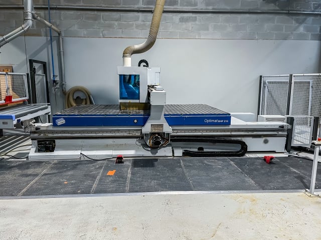 weeke - bhp 210 - cnc machine center with nesting table per lavorazione legno