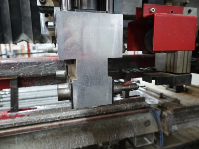 priess - bat-dtw-cnc - línea de perforado e inserción per lavorazione legno