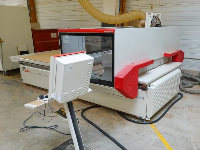 scm - pratix s - cnc machine centres with flat tables per lavorazione legno