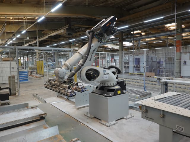 homag + kuka - bof 711 + kr 120 - centro de mecanizado con automatización per lavorazione legno