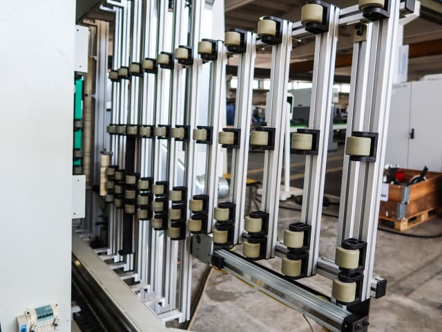 brema - eko 902 - vertical cnc machine centres per lavorazione legno