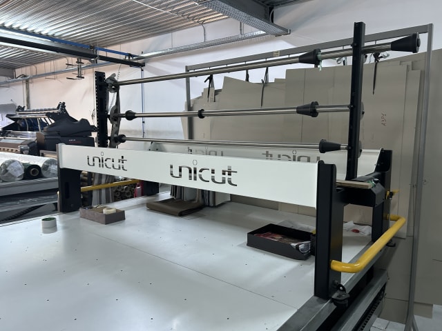 unicut - lc 50 - cnc machine center with nesting table per lavorazione legno