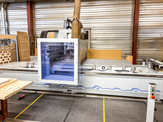 weeke - bmg 111 / vantage 43 m - visible chez des clients per lavorazione legno