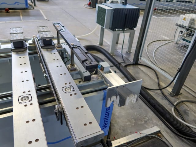 weeke - venture 4xl - cnc machine centres with pod and rail per lavorazione legno