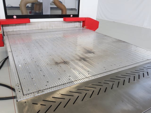scm - pratix s-17 - cnc machine center with nesting table per lavorazione legno