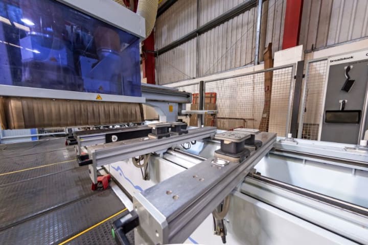 weeke - optimat bhc venture 3xl - cnc machine centres with pod and rail per lavorazione legno