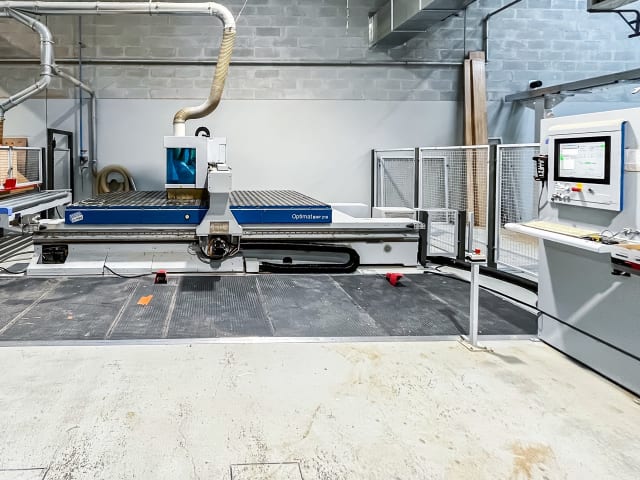 weeke - bhp 210 - cnc machine center with nesting table per lavorazione legno