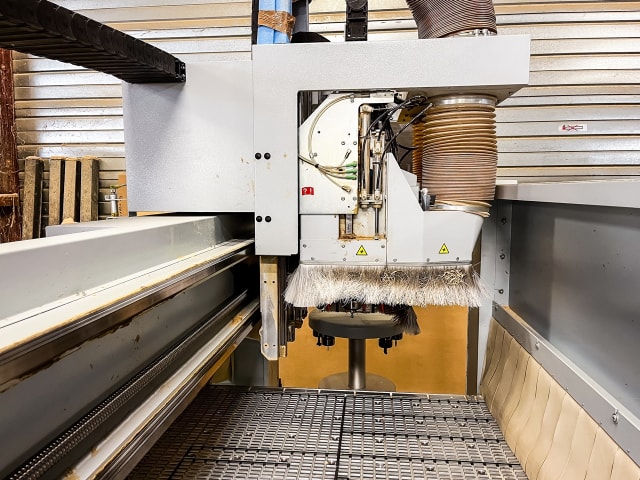 weeke - bmg 111 / vantage 43 m - visible chez des clients per lavorazione legno