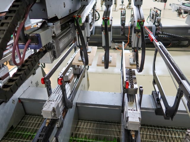 biesse - techno fdt - linea di foratura e inserimento per lavorazione legno