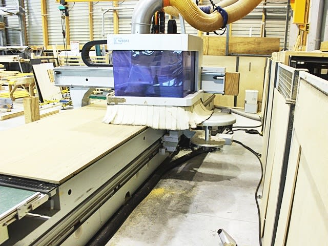 weeke - bhp 200 - обрабатывающий центр с рабочим столом nesting per lavorazione legno