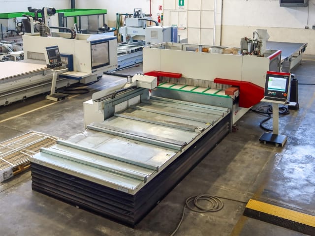 scm - pratix s-17 - cnc machine centres with flat tables per lavorazione legno