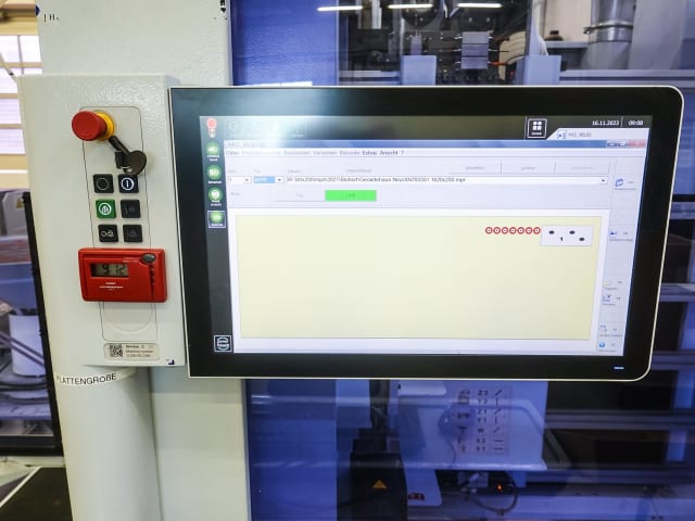 weeke - bhx 200/d - вертикальный обрабатывающий центр per lavorazione legno