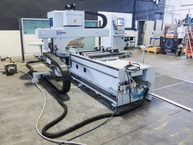 weeke - venture 3m - cnc machine centres with pod and rail per lavorazione legno