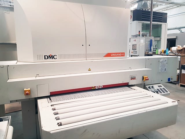 dmc - unisand k 1350 m3 - schleifen vertikal von oben per lavorazione legno